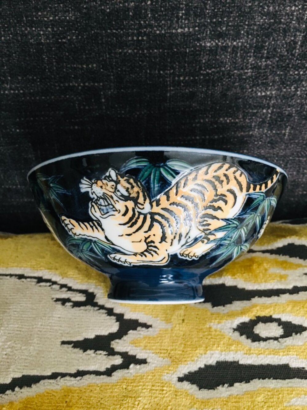 Mino ware Japanese Ceramic Rice Bowl Crouching Tiger Blue made in Japan NWOT #1